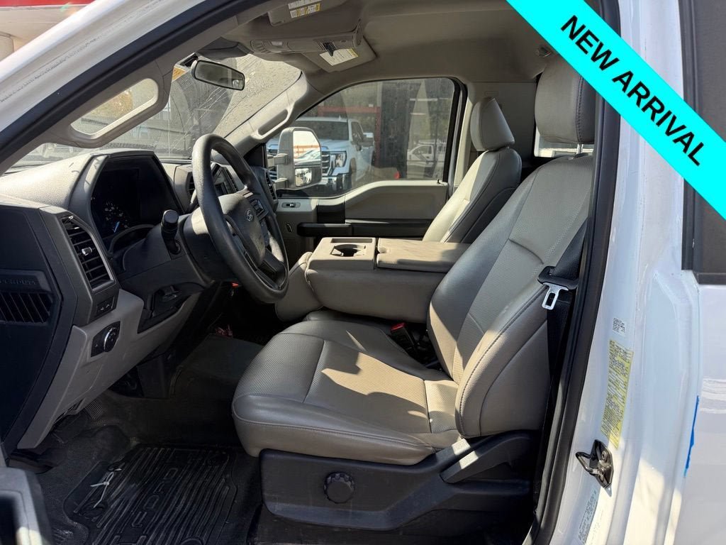 Used 2022 Ford F350 XL w/ Power Equipment Group RWD image 5