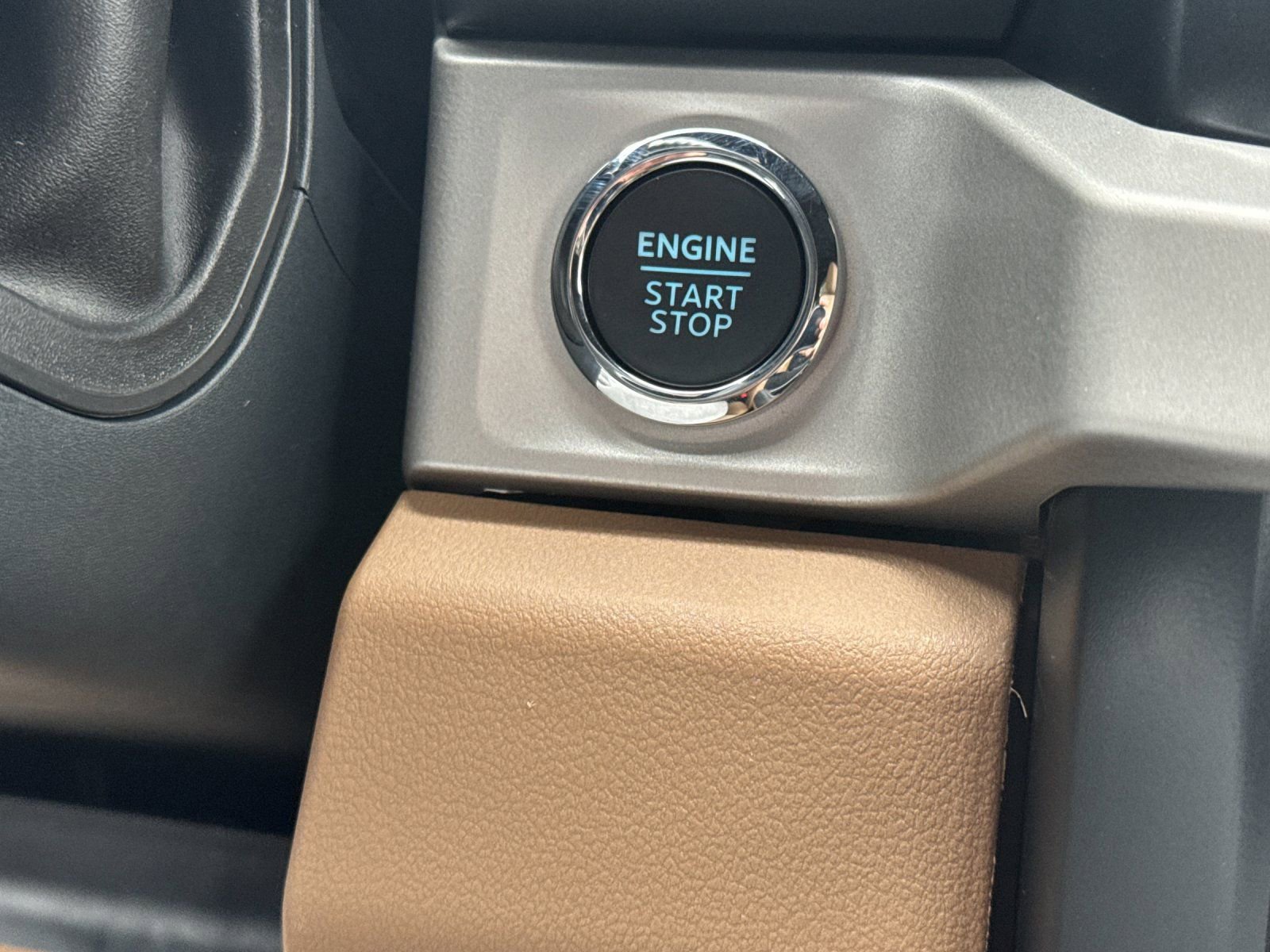 New 2026 Ford F250 XLT w/ XLT Premium Package image 25