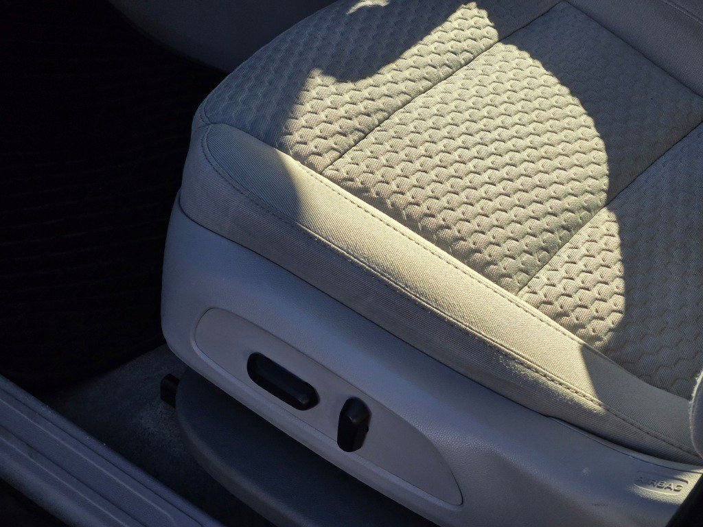 Used 2017 GMC Acadia SLE image 23