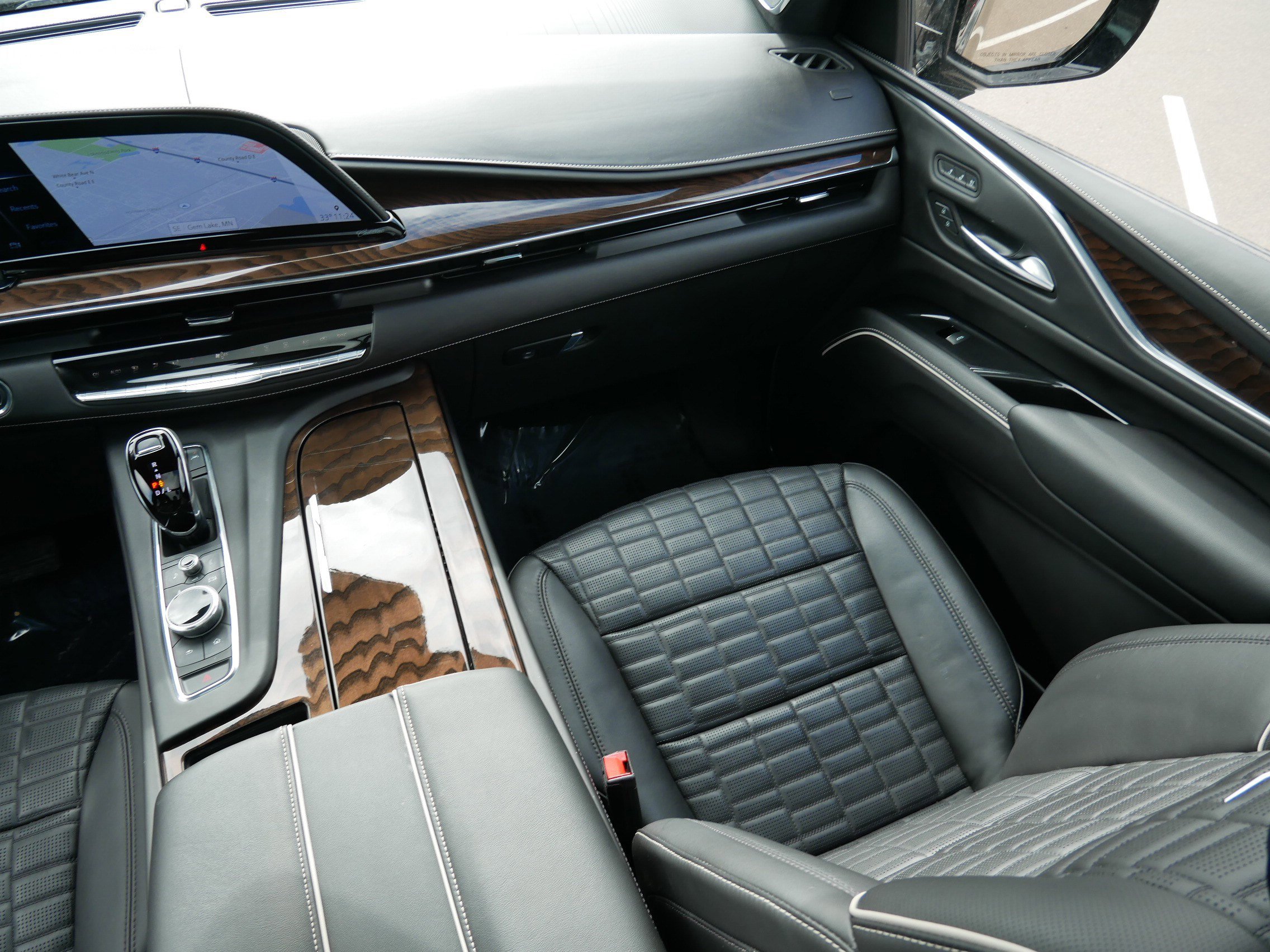 Used 2023 Cadillac Escalade Sport Platinum w/ LPO, ONYX Package image 11