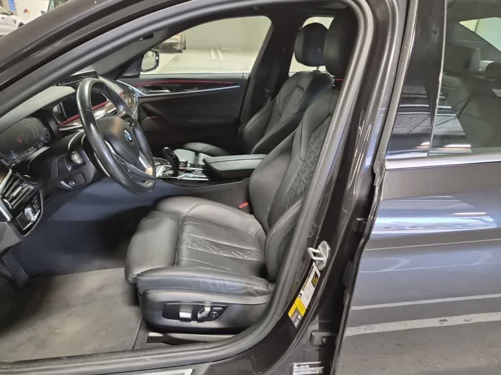Used 2023 BMW 530e w/ Premium Package RWD image 9