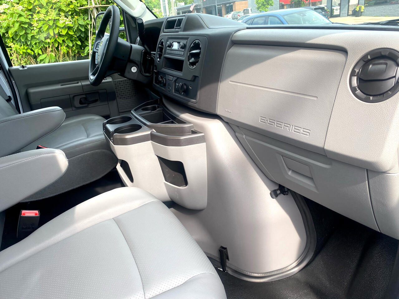 Used 2024 Ford E-350 and Econoline 350 Super Duty w/ Power Windows & Locks Group image 20