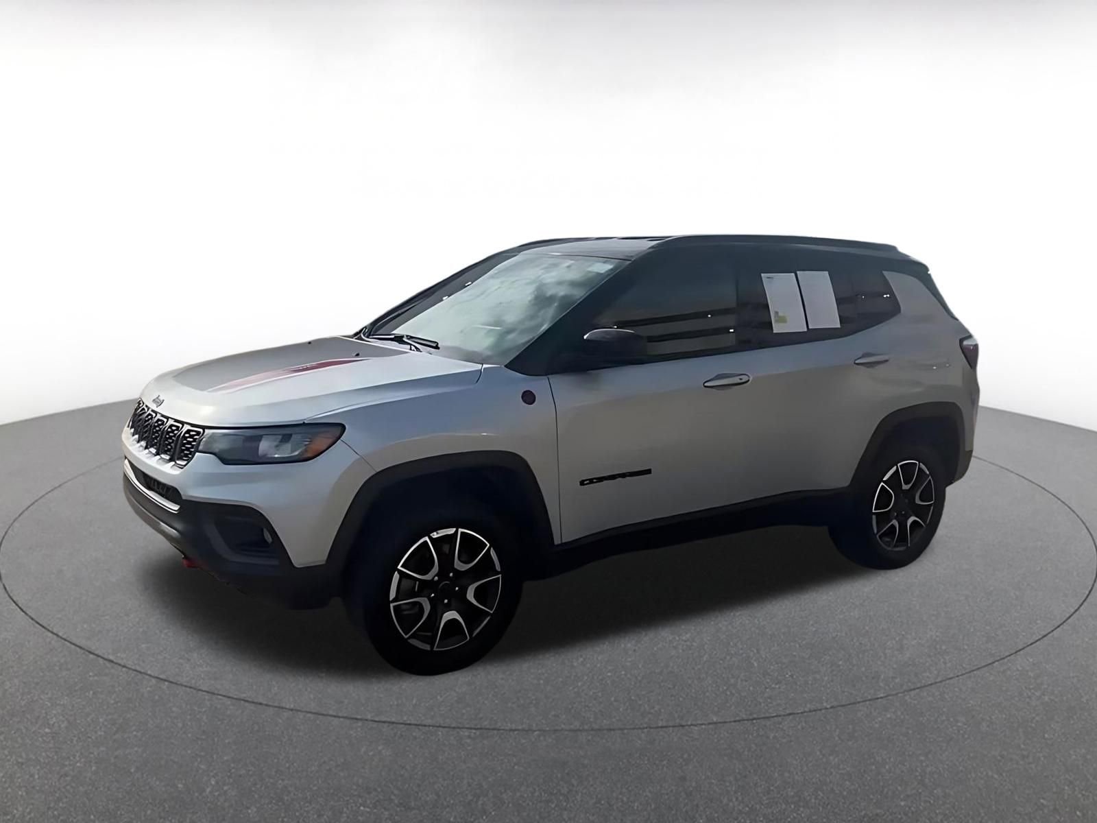 Used 2025 Jeep Compass Trailhawk AWD/4WD image 8
