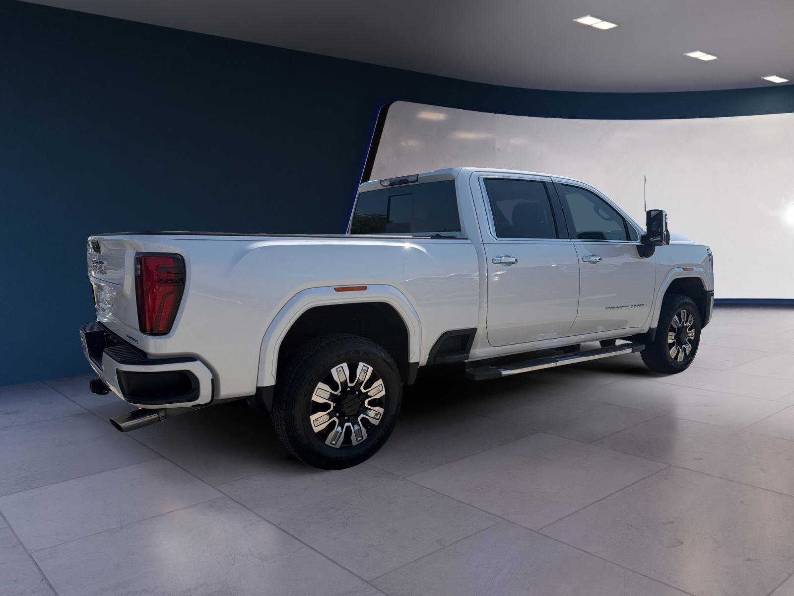 Used 2024 GMC Sierra 2500 Denali image 5