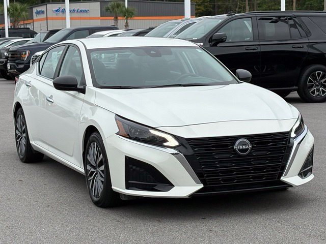 Used 2025 Nissan Altima 2.5 SV FWD image 7