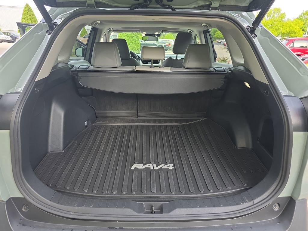 Used 2023 Toyota RAV4 XLE Premium AWD/4WD image 35