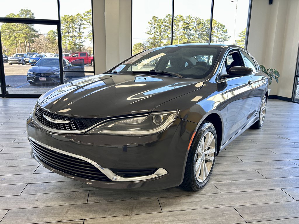 Used 2015 Chrysler 200 Limited FWD image 3