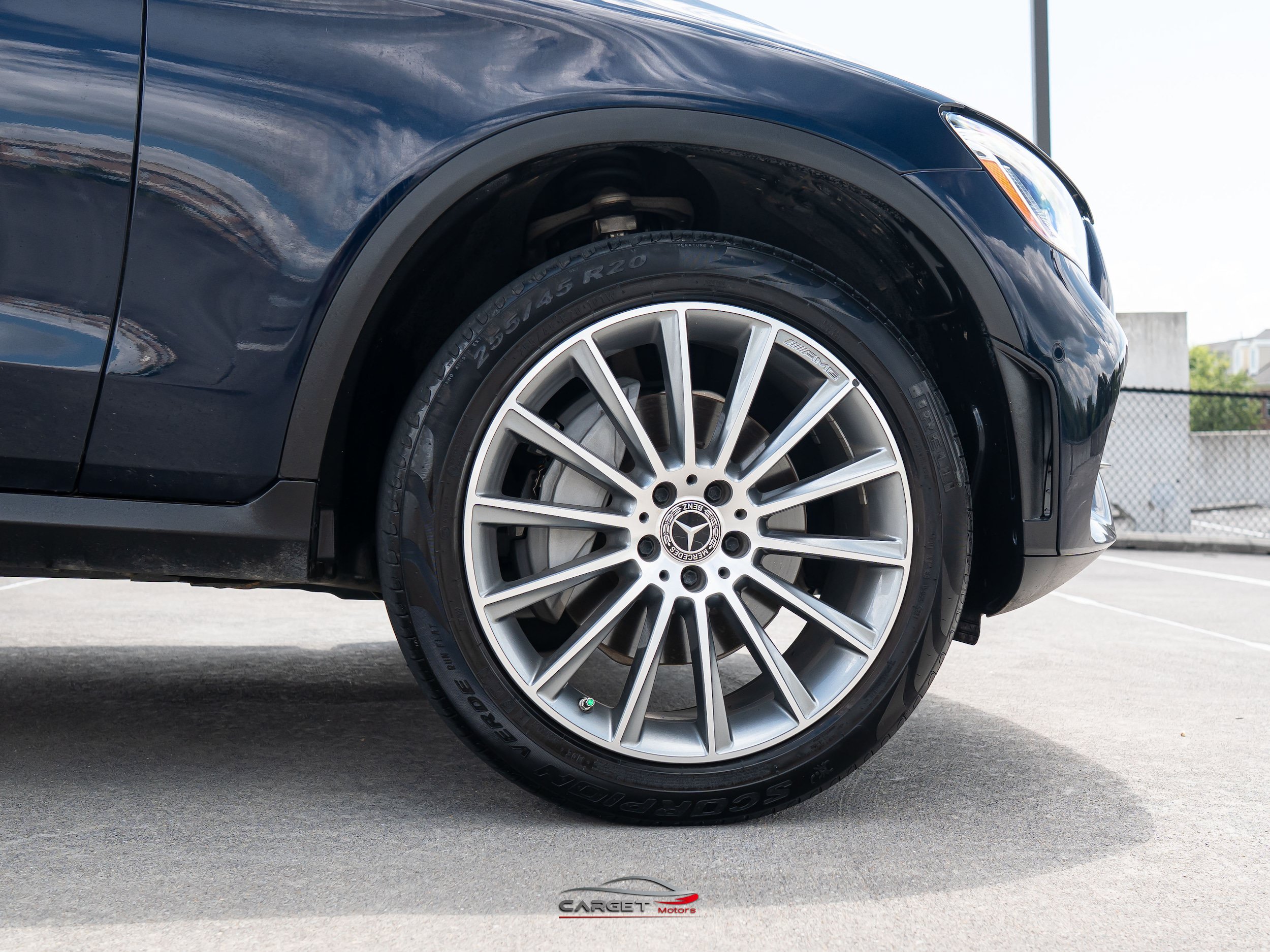 Used 2021 Mercedes-Benz GLC 300 4MATIC w/ AMG Line image 9