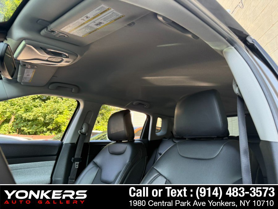 Used 2022 Jeep Compass Latitude AWD/4WD image 27