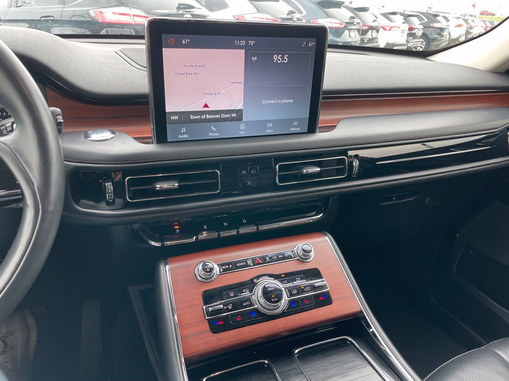 Used 2023 Lincoln Aviator Reserve AWD/4WD image 11