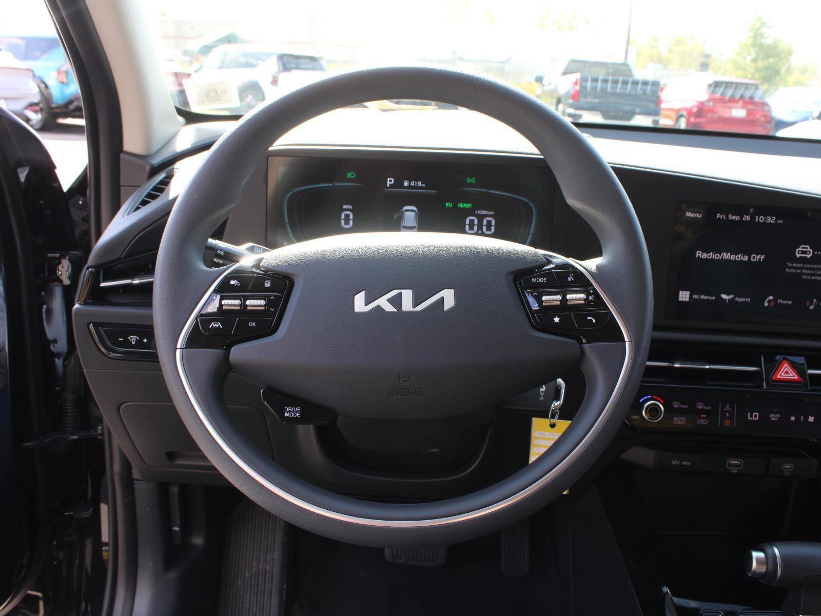 New 2025 Kia Niro LX image 10