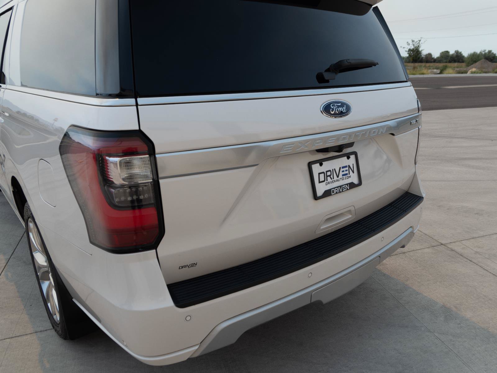 Used 2019 Ford Expedition Max Platinum AWD/4WD image 9