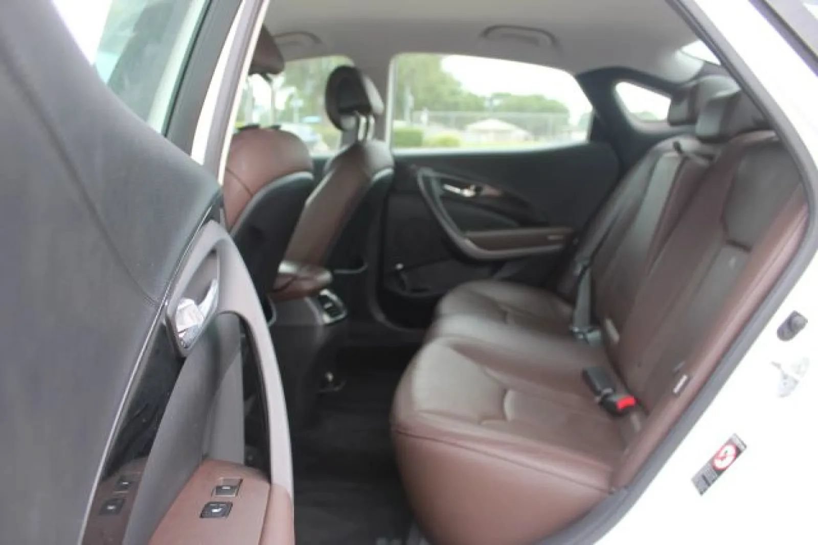 Used 2013 Hyundai Azera FWD image 16