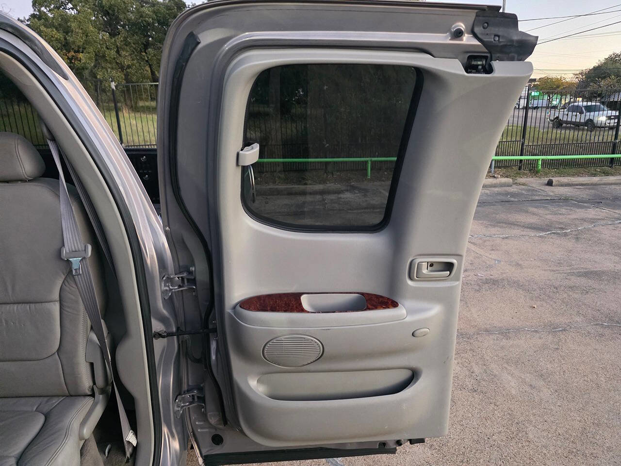 Used 2000 Toyota Tundra Limited image 18