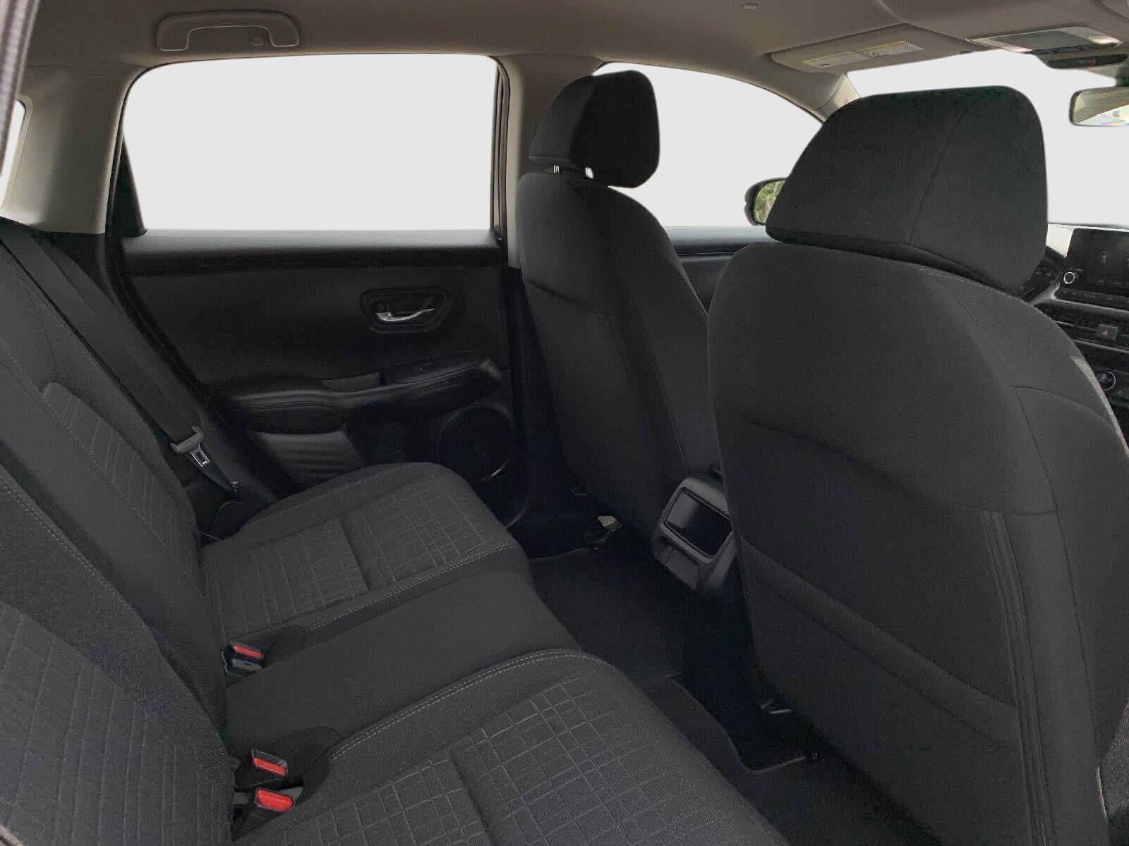 Certified 2025 Honda HR-V LX image 32