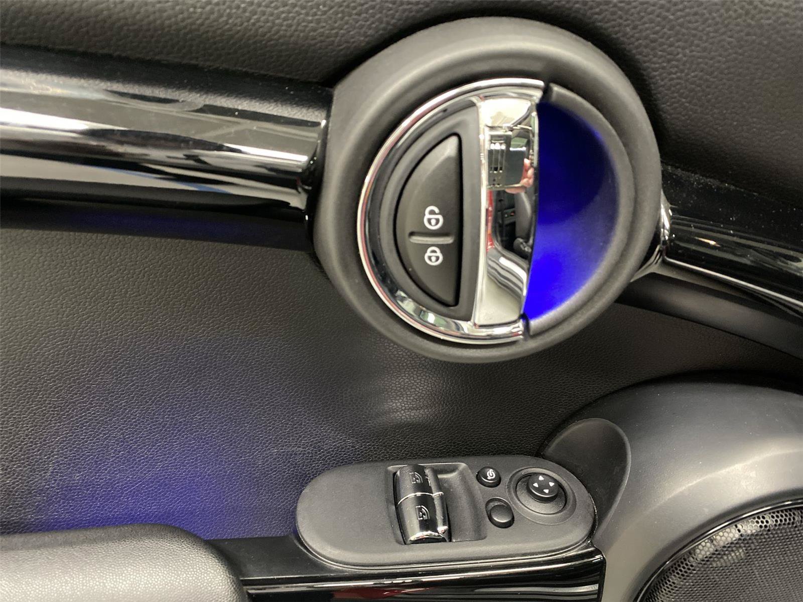 Used 2020 MINI Cooper S w/ Premium Package FWD image 19
