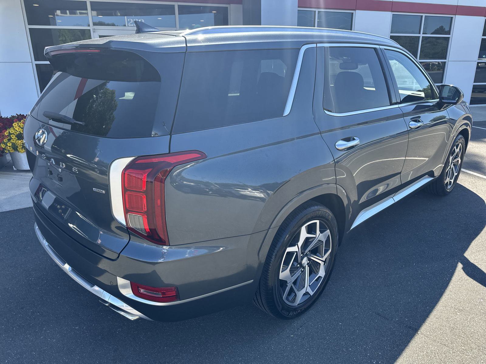 Used 2021 Hyundai Palisade Calligraphy image 8