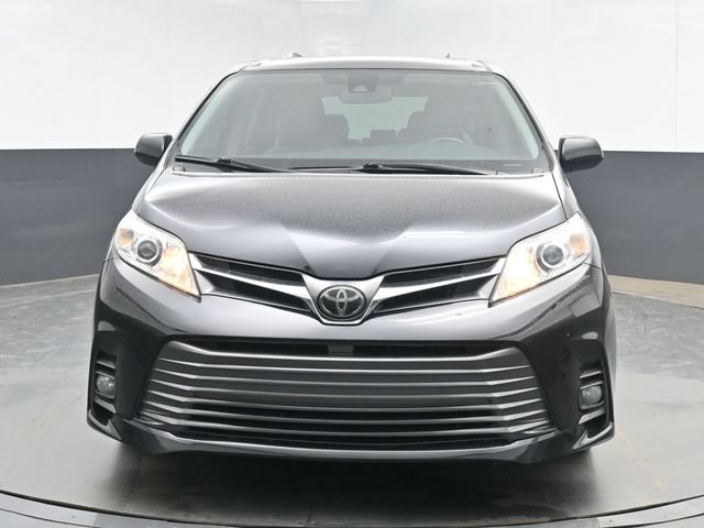 Used 2020 Toyota Sienna XLE FWD image 3
