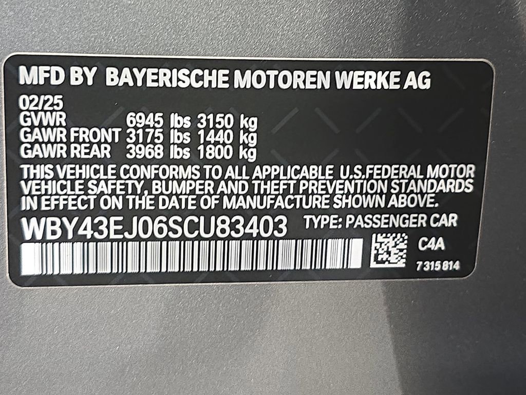 Used 2025 BMW i7 eDrive50 w/ M Sport Package image 28