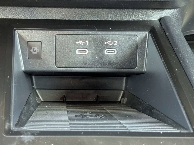 Used 2025 Nissan Kicks SV image 27