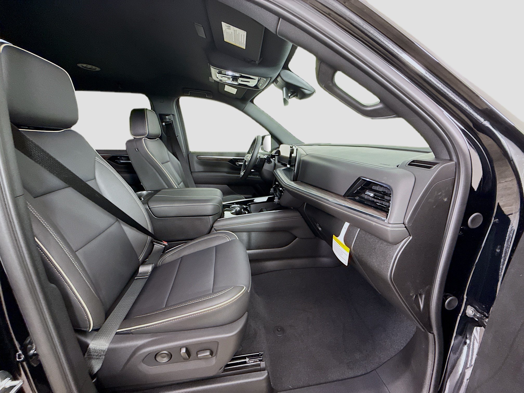 New 2026 Chevrolet Suburban Premier RWD image 32