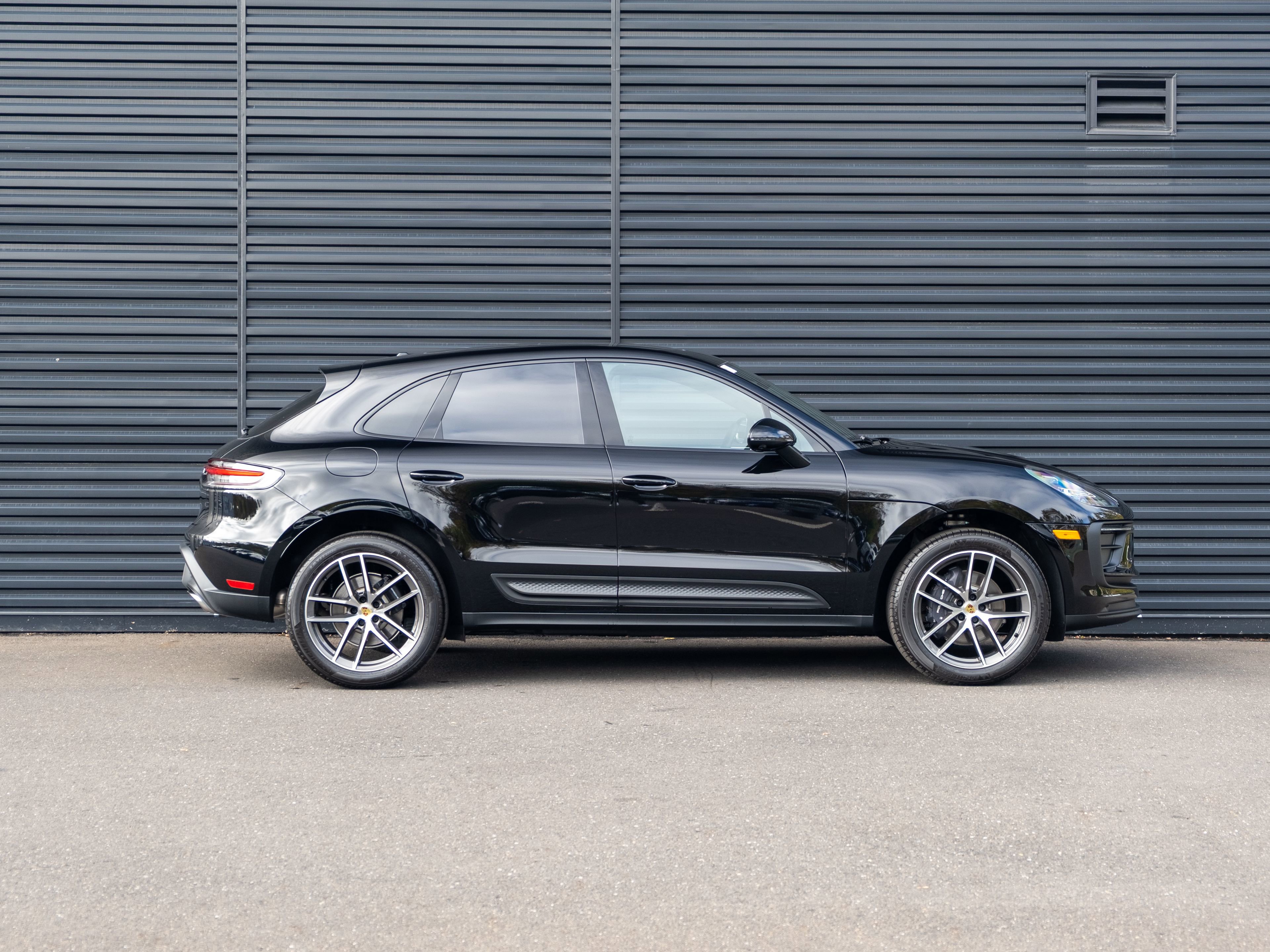 Used 2026 Porsche Macan image 9