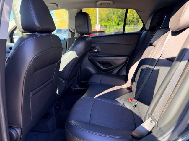Used 2018 Chevrolet Trax LT w/ LT Convenience Package FWD image 24