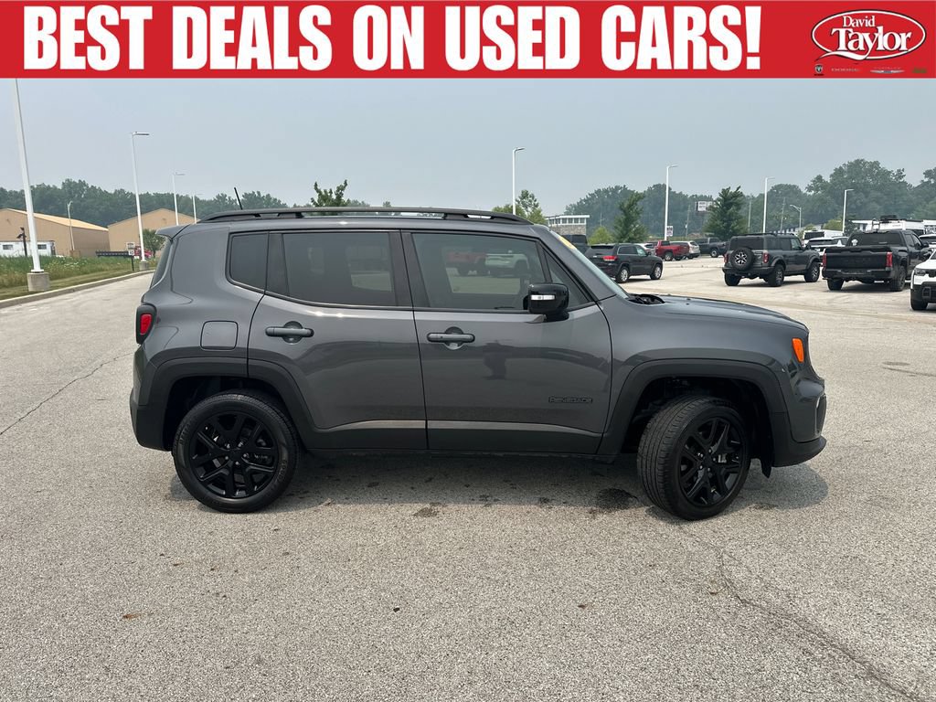Used 2023 Jeep Renegade Altitude AWD/4WD image 2