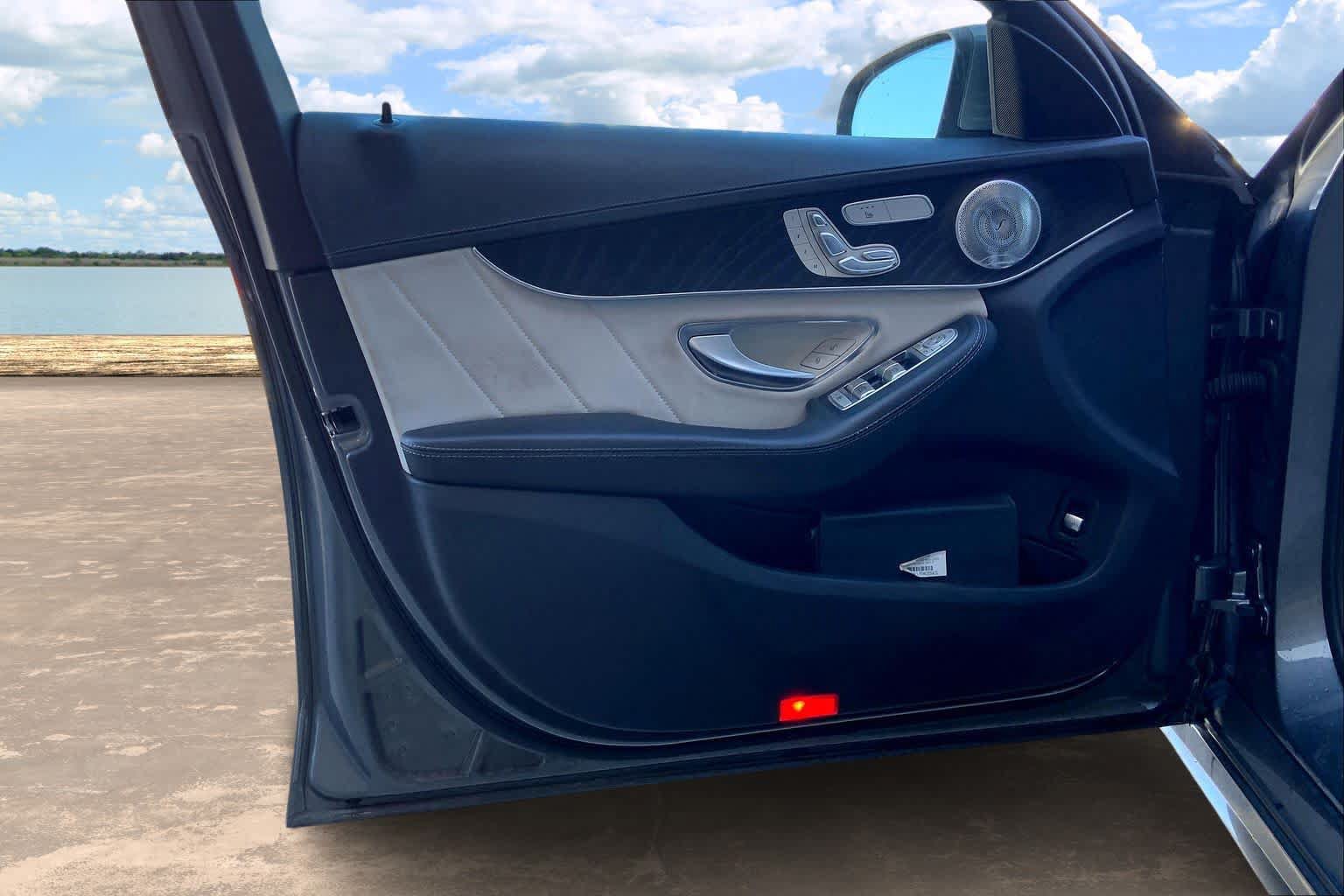 Used 2017 Mercedes-Benz C 300 Sedan image 27