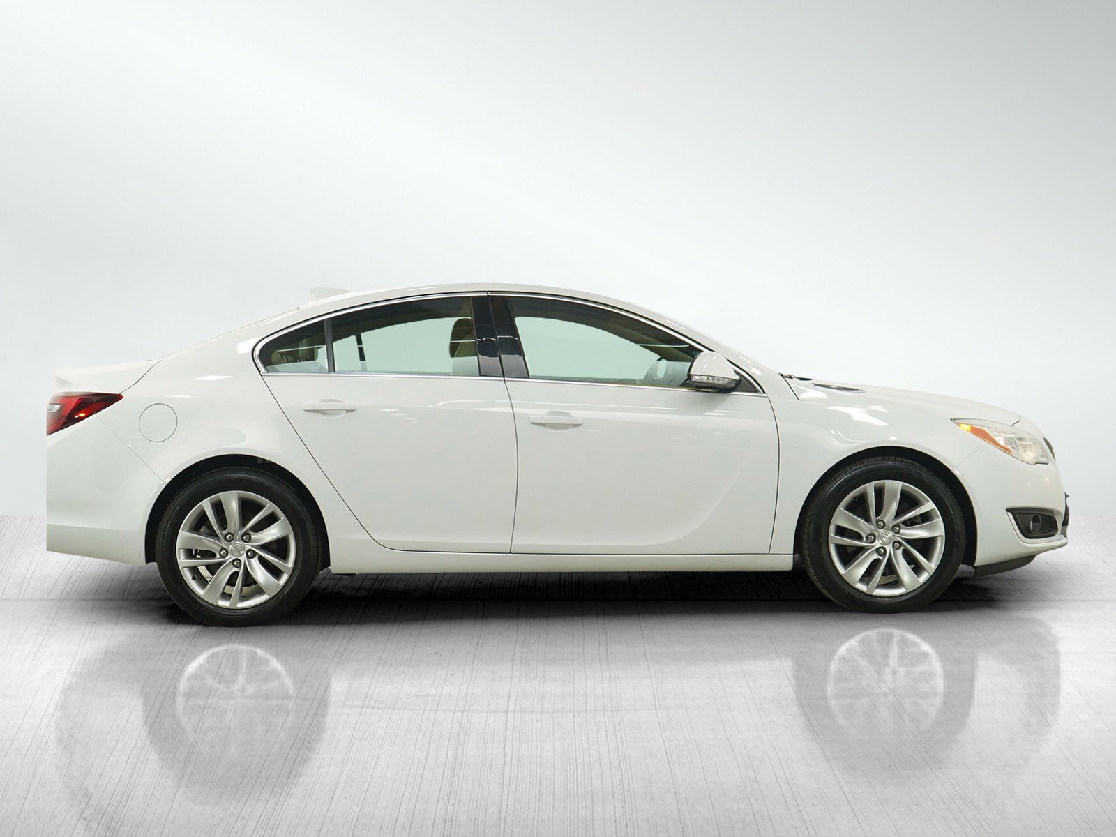Used 2016 Buick Regal image 6