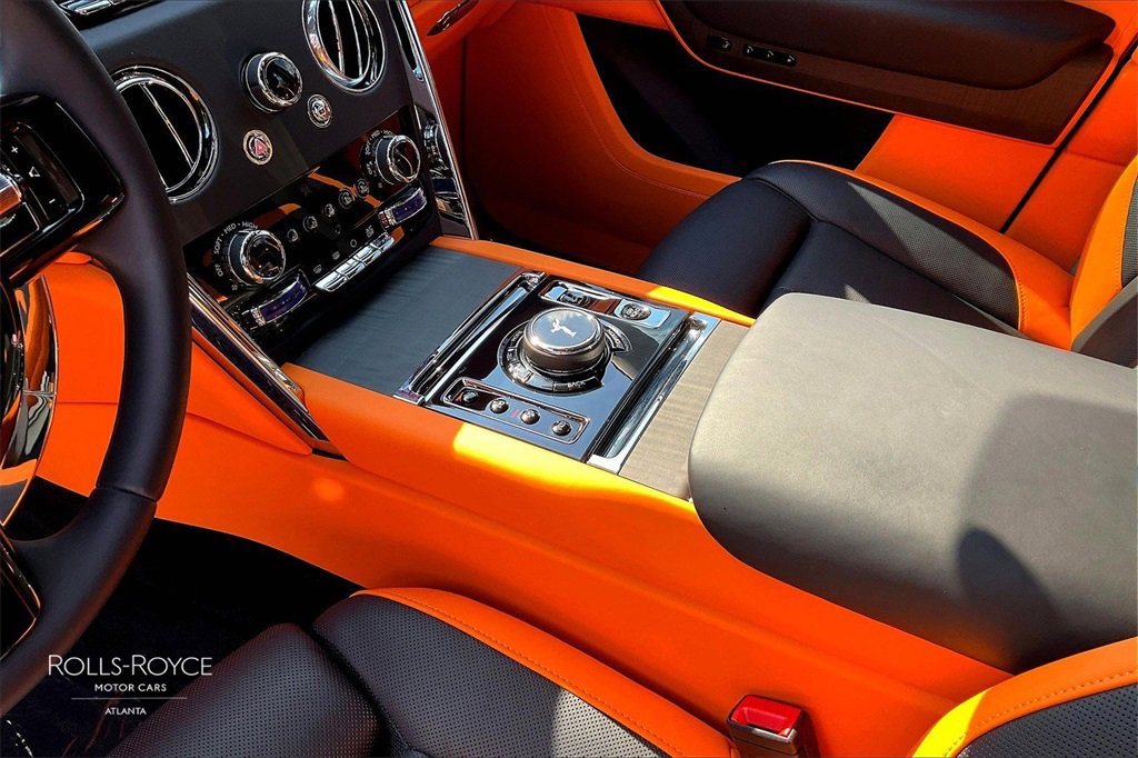 Certified 2025 Rolls-Royce Cullinan image 16