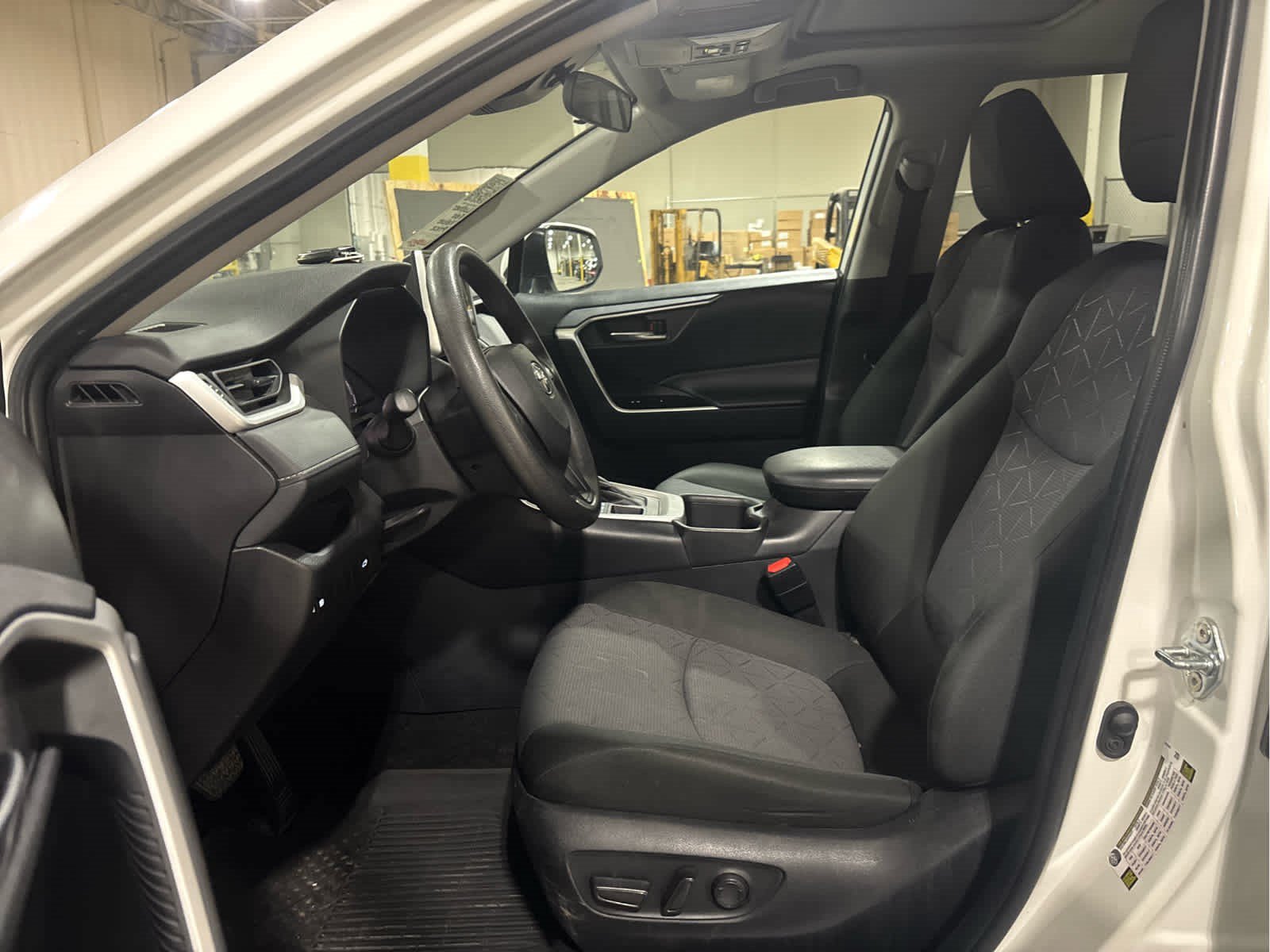 Certified 2025 Toyota RAV4 XLE w/ Convenience Package AWD/4WD image 9
