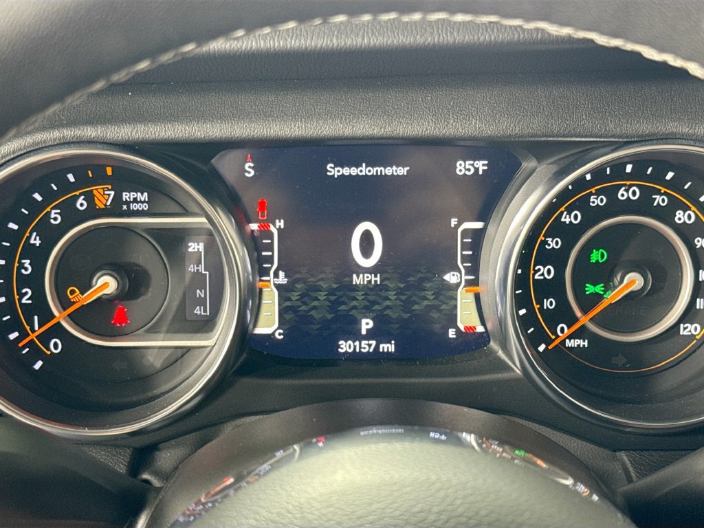 Used 2023 Jeep Gladiator Overland w/ LED Lighting Group AWD/4WD image 12