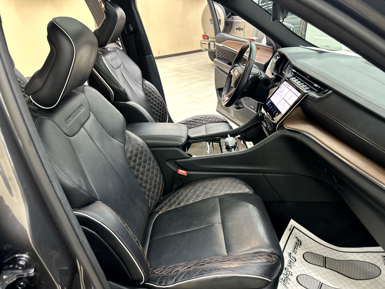 Used 2022 Jeep Grand Cherokee L Summit w/ Advanced Protech Group IV image 52