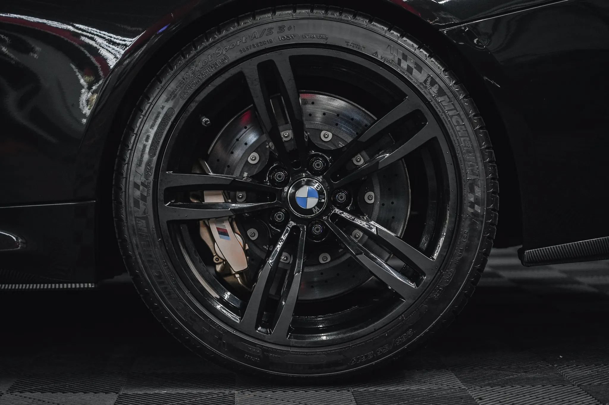 Used 2015 BMW M4 Coupe w/ Executive Package RWD image 14
