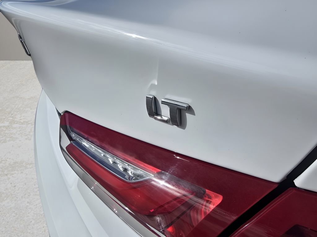 Used 2024 Chevrolet Malibu LT image 11