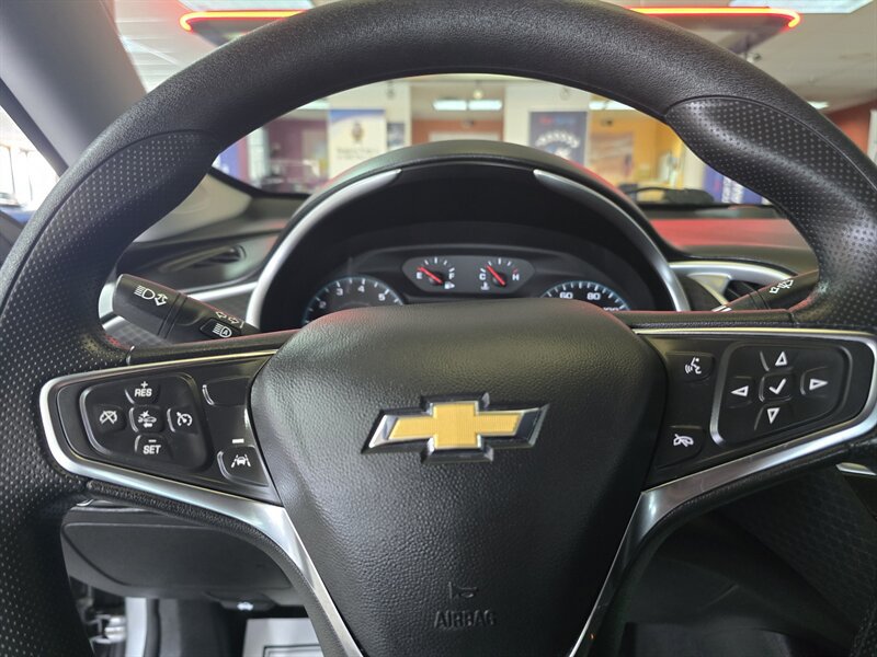 Used 2025 Chevrolet Malibu LT FWD image 21