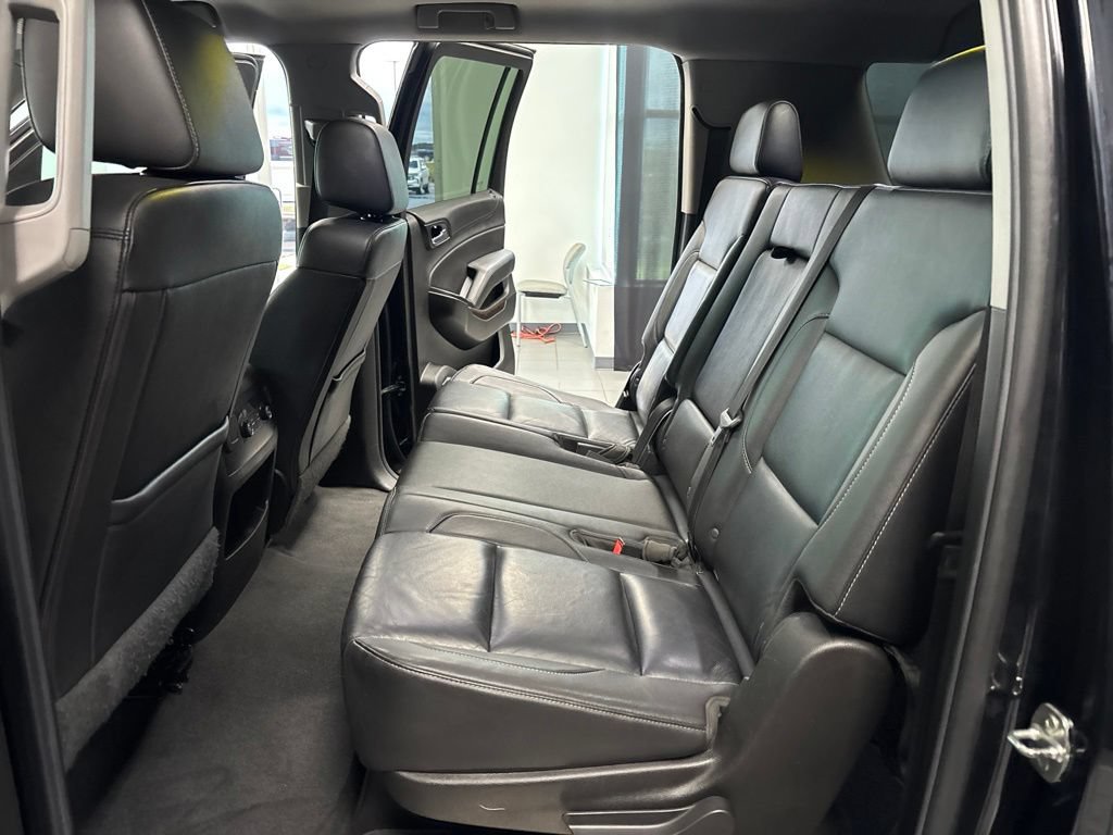 Used 2019 Chevrolet Suburban LT RWD image 28