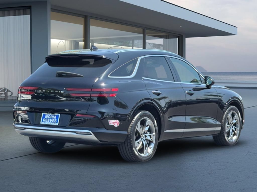 Used 2023 Genesis Electrified GV70 AWD/4WD image 4