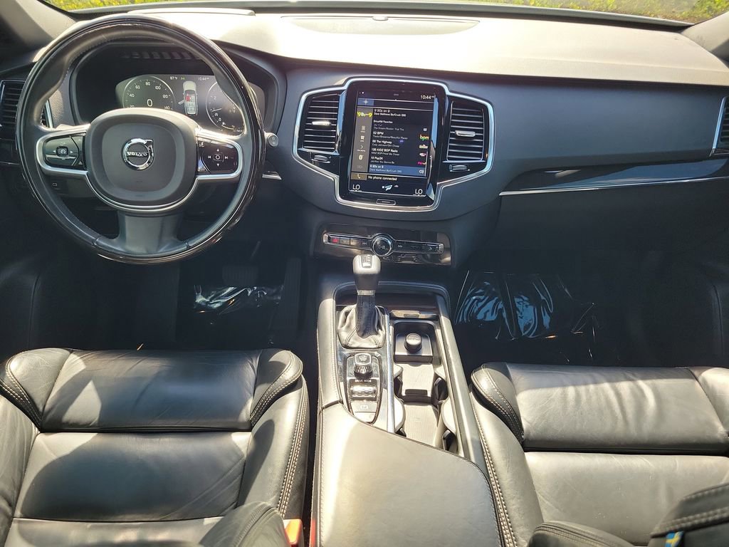 Used 2018 Volvo XC90 T5 Momentum w/ Convenience Package FWD image 18