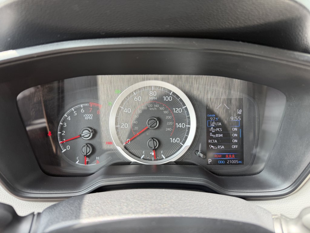 Used 2022 Toyota Corolla Cross LE FWD image 19