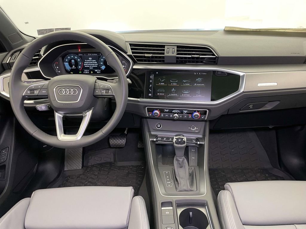 New 2025 Audi Q3 2.0T Premium image 25