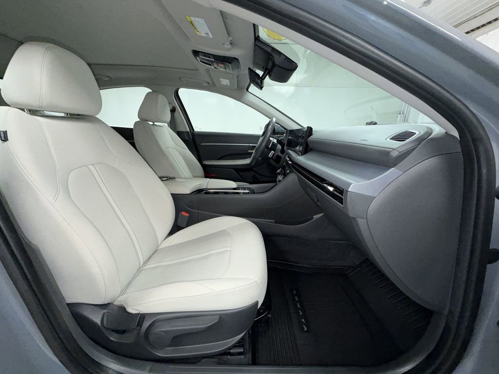 Used 2024 Hyundai Sonata SEL w/ Convenience Package FWD image 11