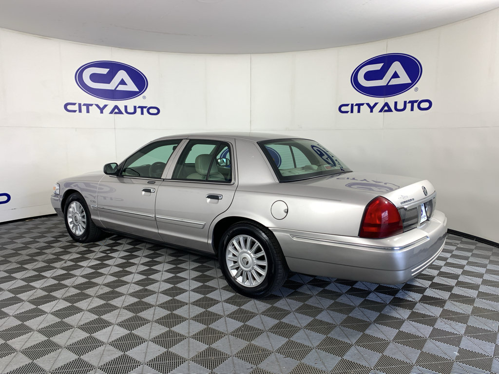 Used 2010 Mercury Grand Marquis LS RWD image 5