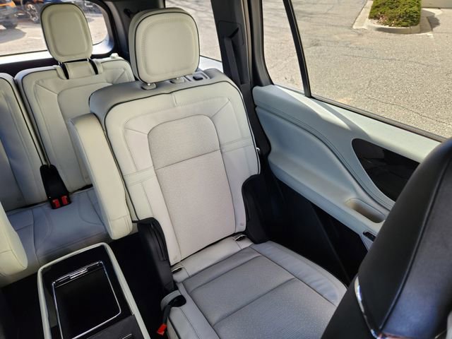 New 2026 Lincoln Aviator Black Label w/ Jet Appearance Package image 15