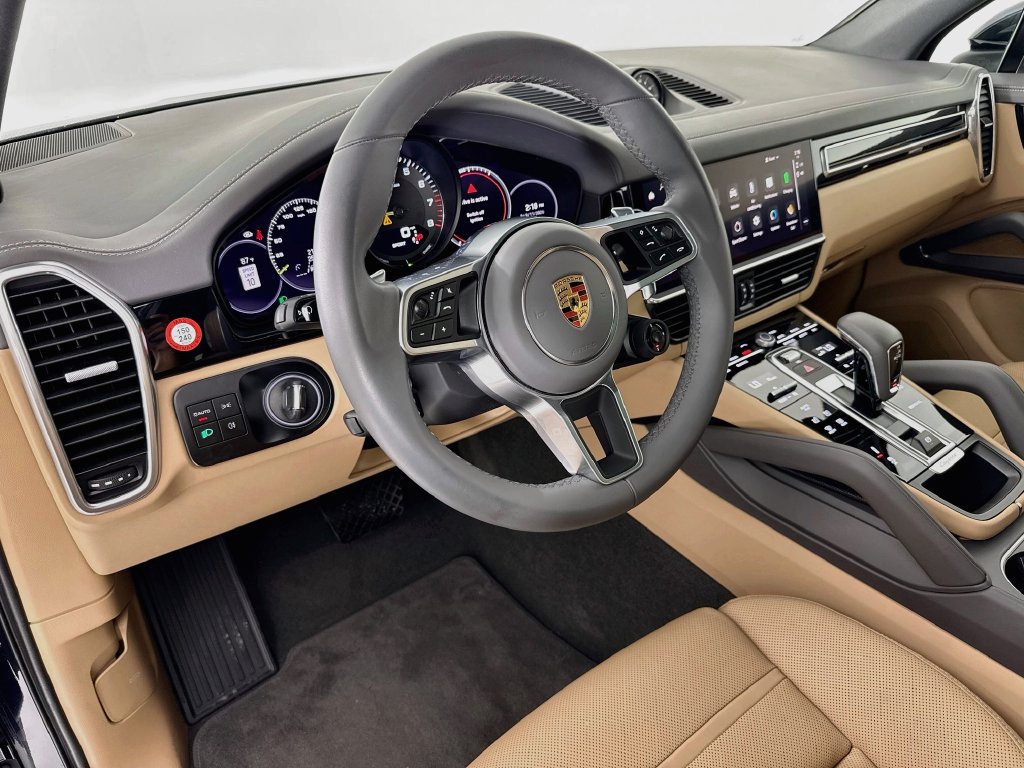 Certified 2023 Porsche Cayenne AWD/4WD image 4