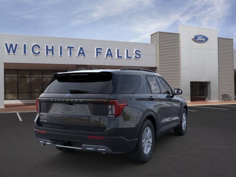 New 2026 Ford Explorer Active RWD image 8