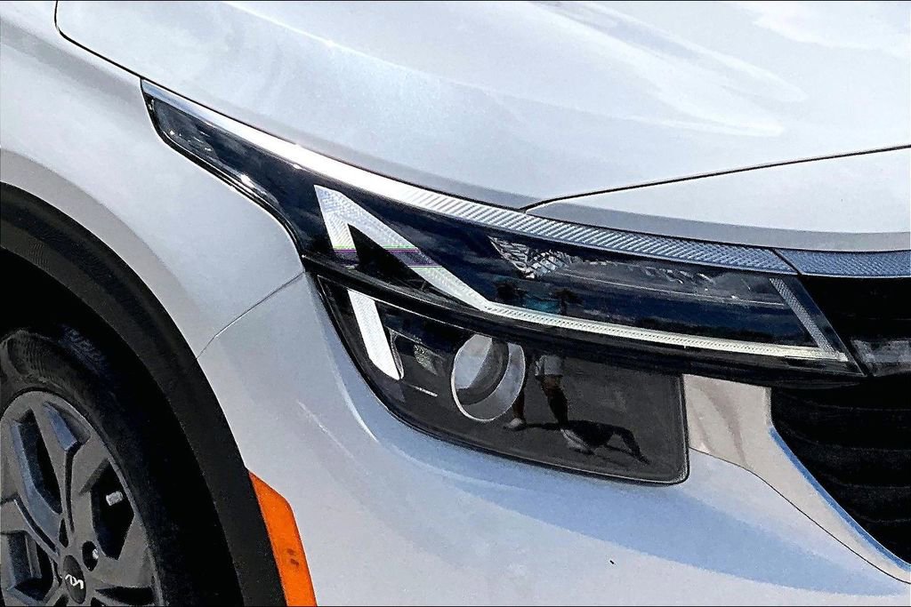 Used 2024 Kia Seltos S image 12