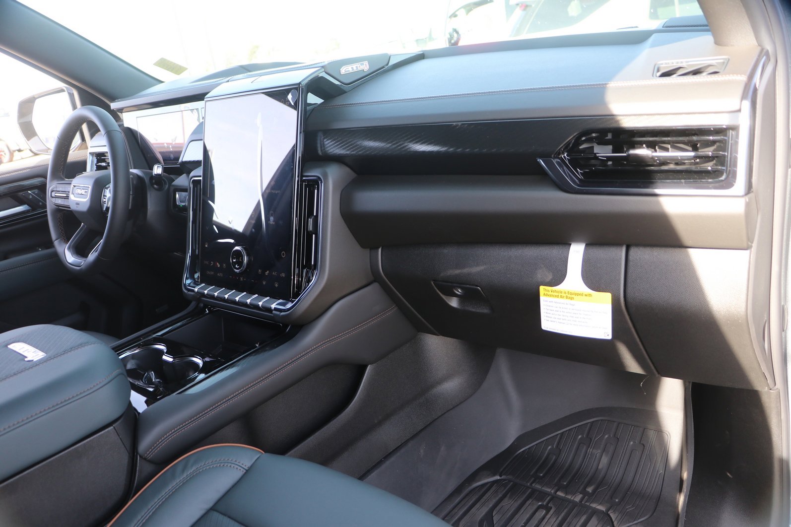 New 2026 GMC Yukon XL AT4 w/ AT4 Premium Package image 36