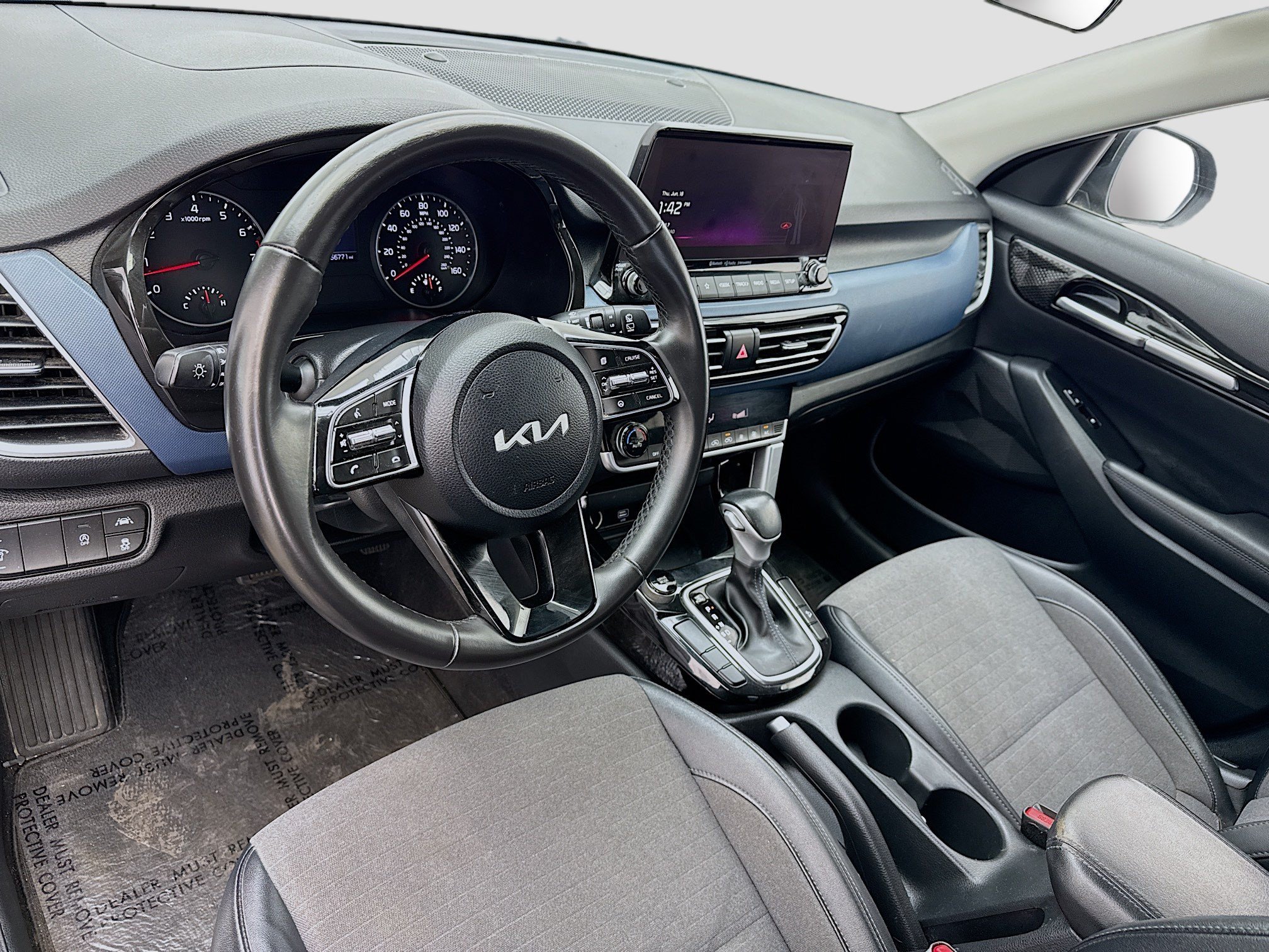 Used 2023 Kia Seltos S w/ Navigation Package FWD image 7